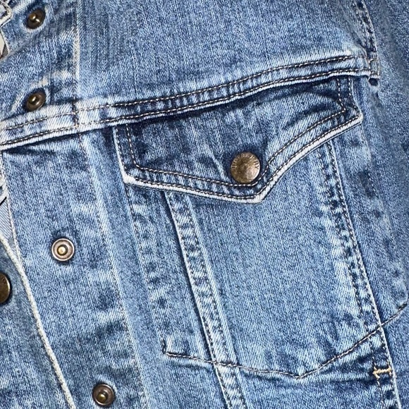Vintage Authentic Denim Burberry Jacket! - Picture 6 of 11